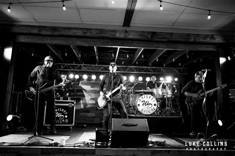 Whiskey ditch - Whiskey Ditch sings Luke Combs song Beer Never Broke My Heart - Experience the rock 'n roll vibes of Whiskey Ditch at Maloney's Sports Pub!...